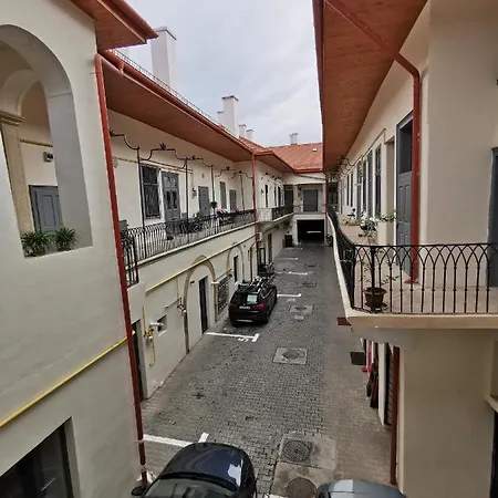 Apor * Κλουζ-Ναπόκα
